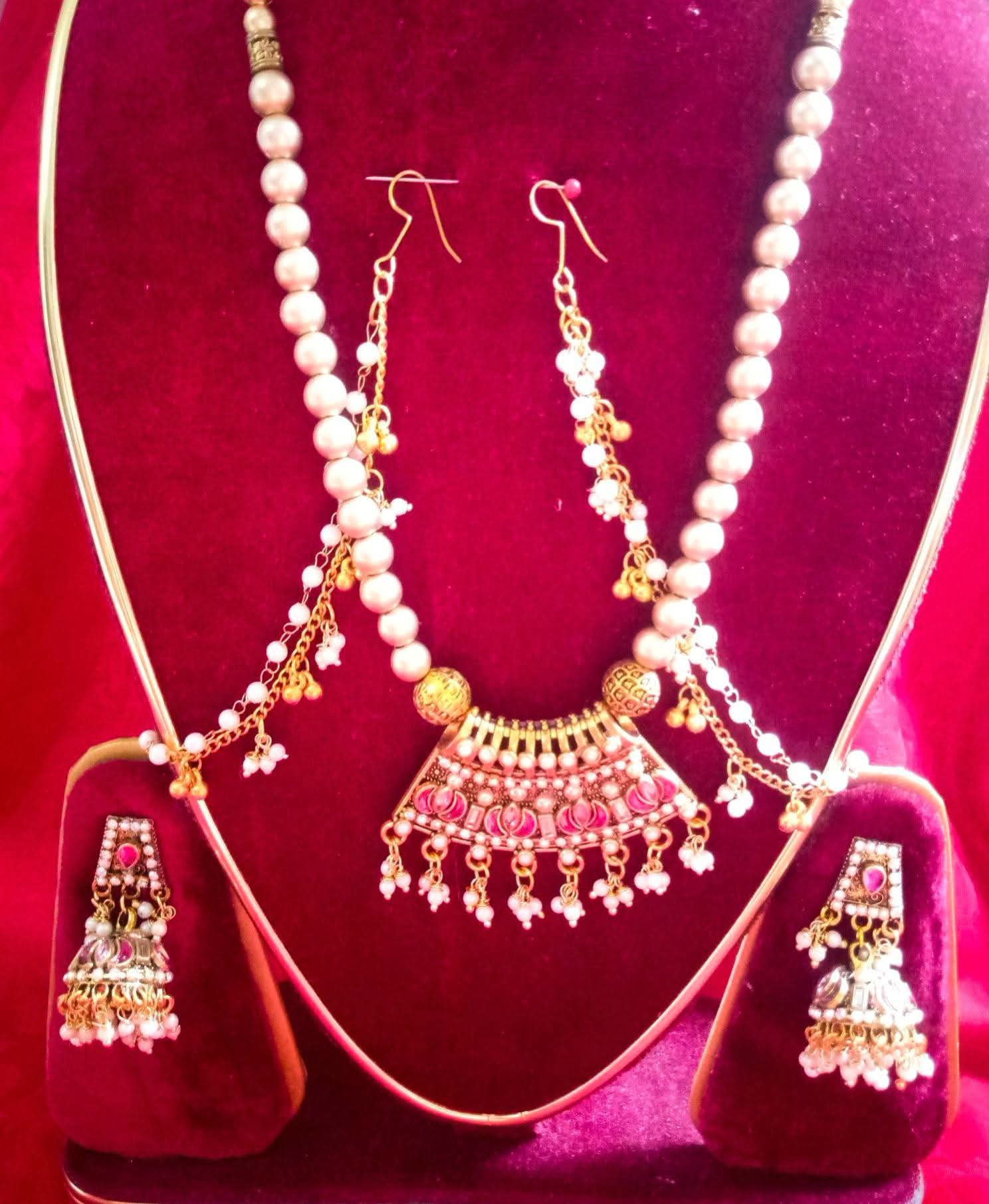 লকেট ও ঝুমকা সেট)